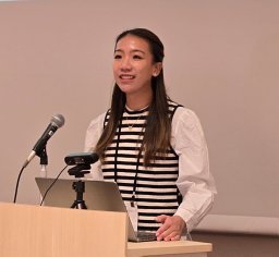 Yi Li