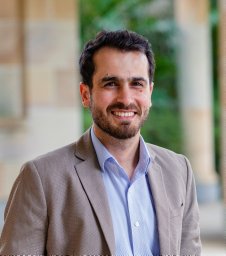 Metin Uyanik