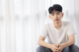 Guanjun Wu (吴官骏）