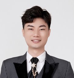 Pengfei Zuo