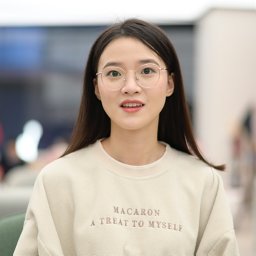Yingshuang Zou