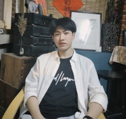 Yunlong Lin