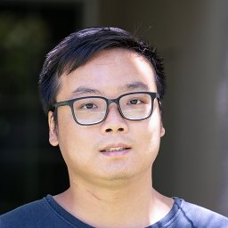 Yiwei Hu