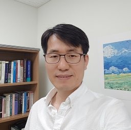Kwangsu Lee