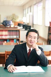 Wei-Xing Zhou