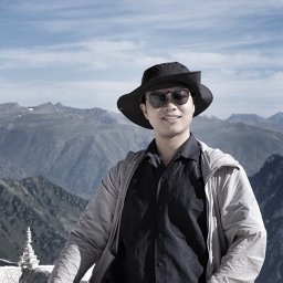 Weihua He（何炜华）