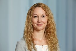 Julia E Vogt