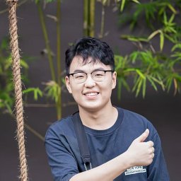 Junyi Hou