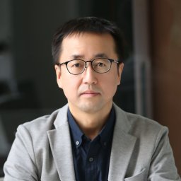 Yu-Shen Liu (刘玉身)