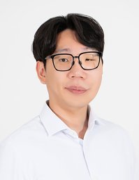 Seung Wook Kim