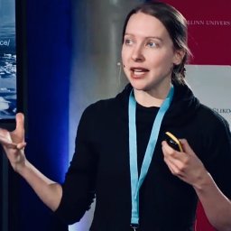 Corinna Coupette