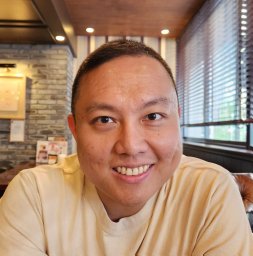 Ting-Hao 'Kenneth' Huang
