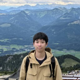 Xinyu Hu