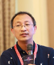 Wangmeng Zuo