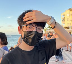 Mingzhen Huang