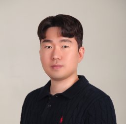 UNGGI LEE, 이웅기