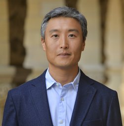 Yong Suk Lee