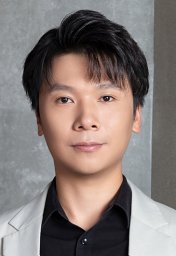 Renqian Luo